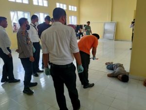 Pekerja Pelabuhan Teluk Awang Ditemukan Meninggal Dunia, Tim Inafis Polres Lombok Tengah Lakukan Olah TKP