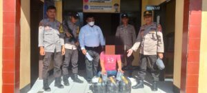 Berantas Peredaran Miras, Polsek Empang Berhasil Sita Puluhan Botol Jenis Arak