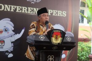 Antarkan Berkas ke KPU NTB, Gede Sakti Maju Calon DPD RI