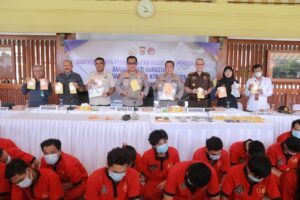 Disaksikan Kepala Beacukai Mataram, Kapolda Musnahkan Barang Bukti Narkoba