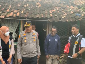 Polres Bima Kota Gerak Cepat Beri Bantuan Warga Terdampak Banjir