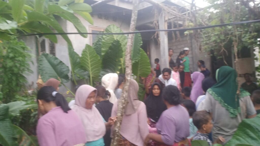 Disambar Petir, Seorang Perempuan di Lombok Tengah Meregang Nyawa
