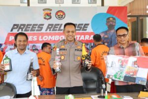 Operasi Pekat Rinjani 2023, Polres Lotara Ungkap 4 Kasus Judi: 8 Orang dan 178 Botol Miras Diamankan