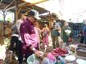 Bupati Lombok Utara Inspeksi Mendadak di Pasar Tradisional Tanjung