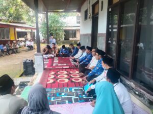 Tim Seleksi Kunjungi Rumah Calon Penerima Program Beasiswa Fakultas Kedokteran