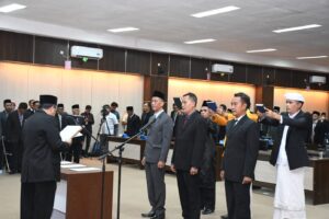 Bupati Ambil Sumpah dan Lantik Pejabat Lingkup Pemda KLU