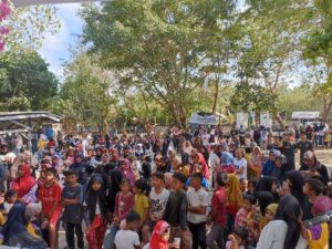 Semarak Hut RI ke-78, Askrindo Gelar Jalan Sehat di Desa Mertak