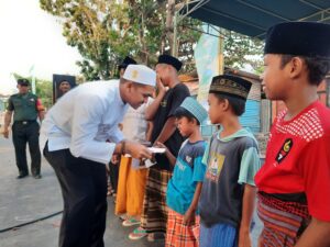 Puluhan Yatim-piatu Terima Santunan Dari Wakapolres Lombok Tengah