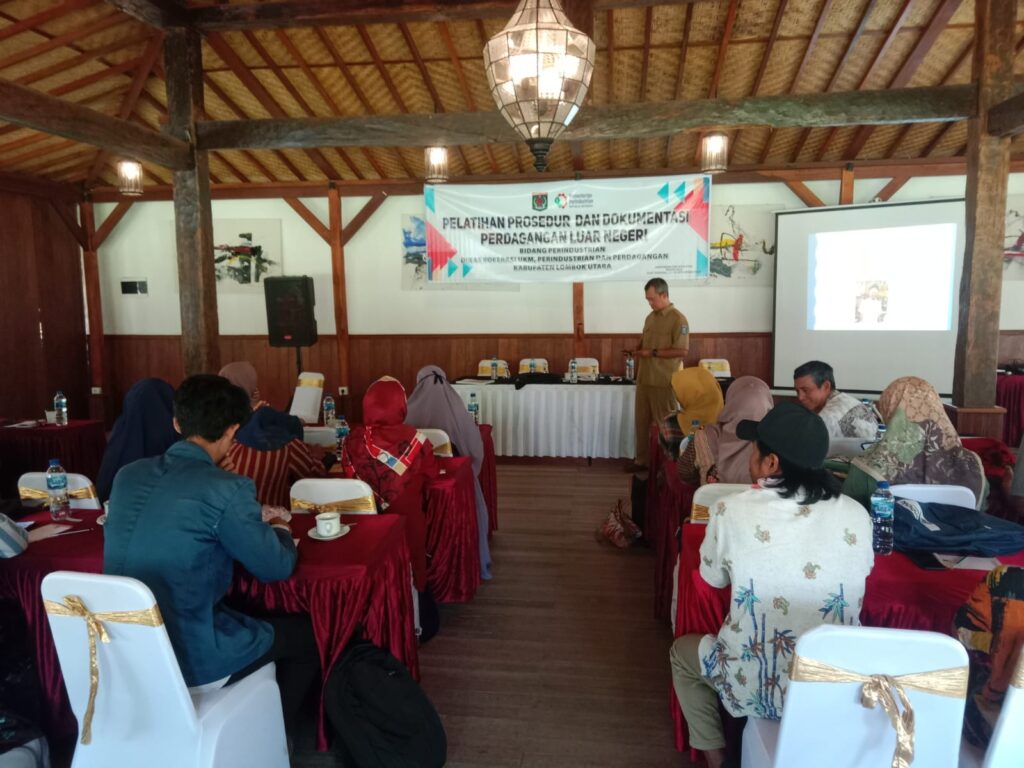 Puluhan Pengusaha Muda Ikuti Pelatihan Yang Digelar Diskoperindag KLU