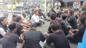 Demo di Pemprov NTB, Kasta Soroti Data Audit OJK Bisa Bocor