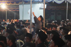 Nekat! Seorang Pemuda Protes Bupati Saat Pidato Safari Ramadhan