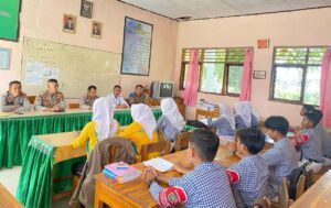 Sat Binmas Polres Bima, Sosialisasi Penerimaan Calon Anggota Polri T.A. 2024 di SMA Kae