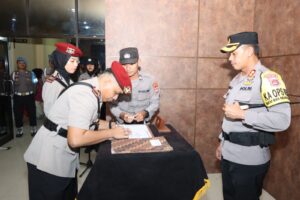Kapolres Loteng Pimpin Sertijab PJU Dan Kapolsek Dirangkaikan Buka Bersama Dengan Awak Media.