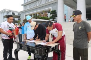 TNI – Polri Dan Pemerintah Kabupaten Loteng Tandatangani NPHD Pemilu 2024