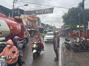Cegah Kemacetan, Personel Pos PAM Sila Ikut Atur Lalulintas
