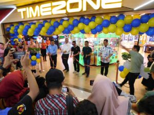 Timezone Resmi Melaunching Tempat Bermain Social Bowling di Lombok Epicentrum Mall