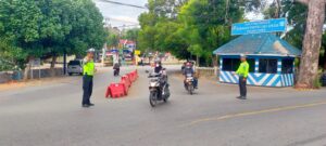 Cegah Macet dan Laka, Satlantas Polres Bima Rutin Kawal di Jam Rawan