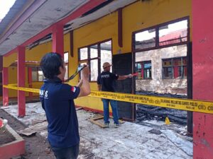 Lima Ruangan Belajar SMPN I Woha Terbakar,  Satreskrim Polres Bima Terjunkan Tim Inafis