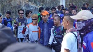 Berkunjung ke KSB, Kedatangan Bang Zul Disambut Antusias Warga