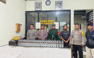 Polsek Bolo Amankan 95 Botol Miras Jenis Arak Bali Siap Edar