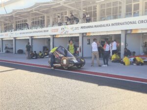 44 Tim Lolos Technical Inspection Shell Eco-marathon