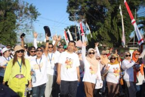 Ribuan Massa Hadiri Jalan Sehat Bang-Abah