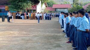 Motivasi Pelajar Untuk Raih Cita-citanya, Kasubsektor Palibelo Jadi Irup di SMKN 10 Bima