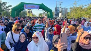 Ribuan Warga Banjiri Jalan Sehat Bang-Abah