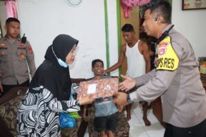 Peduli Sesama Kapolres Eko Sutomo santuni 4  Saudara Kandung Penyandang Distabilitas
