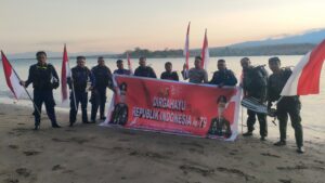 Sambut HUT Kemerdekaan RI Ke-79, Polres Bima Kibarkan Bendera Merah Putih di Dasar Laut