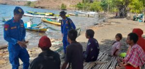 “Polmas” Satpolairud Polres Bima Imbau Warga Pesisir dan Nelayan Jaga Kamtibmas Jelang Pilkada