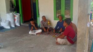 Cooling System Bhabinkamtibmas Polsek Tambora Berikan Sosialisasi Warga Untuk Tolak Hoax