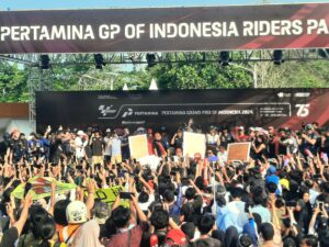 Juara Dunia MotoGP 6 Kali, Marc Marquez Sapa Ribuan Penggemarnya