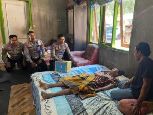 Sambut HUT Lalulintas Bhayangkara, Sat Lantas Polres Bima Sambangi Disabilitas dan Korban Laka Lantas