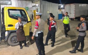 Minimalisir Guankamtibmas Jelang Pilkada, Personel Gabungan Polres Bima Patroli KRYD dan Dialogis