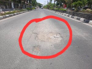 Jalan Rusak Di Lombok Tengah Telan Korban Jiwa
