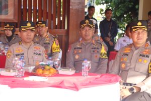 Kapolres Bima Hadiri Upacara Serah Terima Pataka Dari Penjabat Lama Kapolda NTB Kepada Penjabat Baru