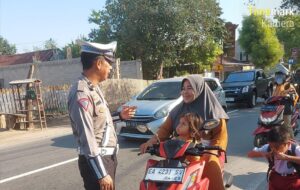Teguran Humanis di Strong Point Pagi ala Satlantas Polres Bima