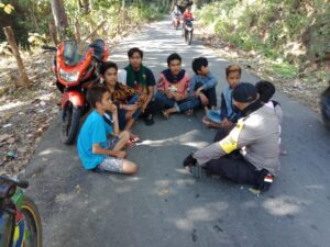 Cooling System, Bhabinkamtibmas Polsek Belo Sosialisasi Pilkada Damai ke Pemuda