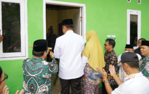 Bank NTB Syariah dan BAZNAS NTB Bantu Warga Lobar Punya Rumah Layak Huni