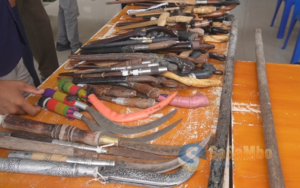 NGERI! 105 Senjata Tajam & Senjata Api Rakitan Disita Polisi di Desa Beleke