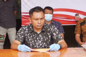 Dua Kurir Narkoba Ditangkap, Sabu Hampir 1 Kg Dimusnahkan