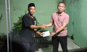 Hermandi, Anggota DPRD Lombok Tengah, Gerak Cepat Bantu Korban Banjir di Leneng