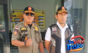 Satpol PP Loteng Imbau Warga Jangan Jualan di Trotoar dan Tutupi Drainase