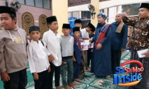 Semarak Memeriahkan R-two Day, Remaja Masjid Hidayatussalikin Berembeng  Santuni Ratusan Yatim Piatu