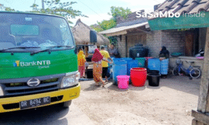 Bank NTB Syariah Bantu Warga Terdampak Krisis Air di Sekaroh
