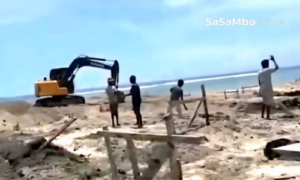 Pengerukan Pasir Pantai di Selong Belanak Diduga Ilegal, PUPR Turun Tangan
