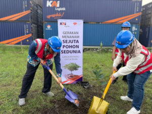 Dukung Gerakan Satu Juta Pohon, KAI Logistik Konsisten Tegaskan Komitmen Lingkungan