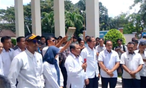 HALTE Soroti Sumpah Pimpinan PA Praya di Ruang Publik