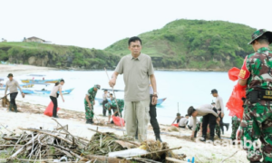 Jaga Destinasi Wisata, Bupati Pathul Luncurkan Gerakan Indonesia ASRI di Tanjung Aan